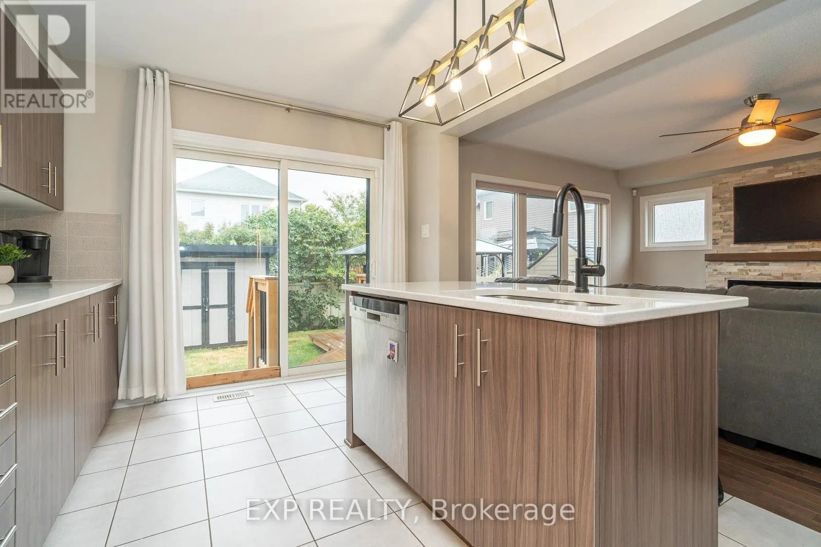 3545 WOODROFFE AVENUE