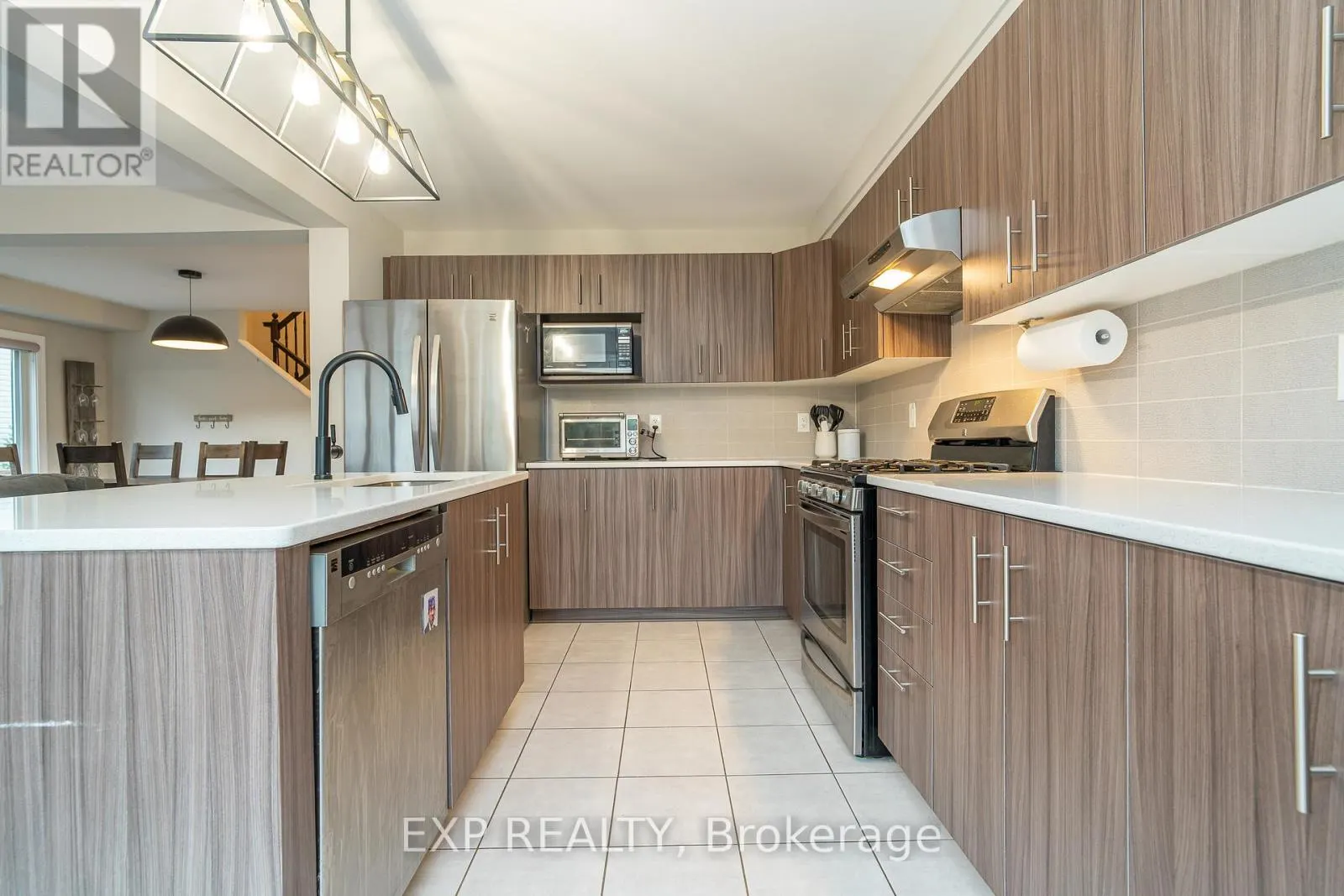 3545 WOODROFFE AVENUE
