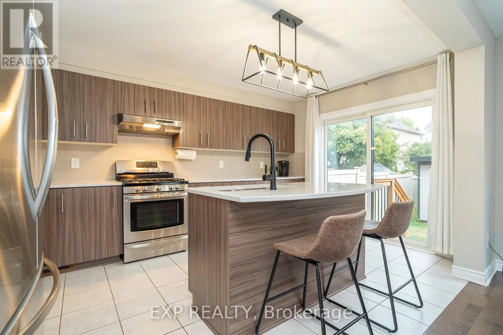 3545 WOODROFFE AVENUE