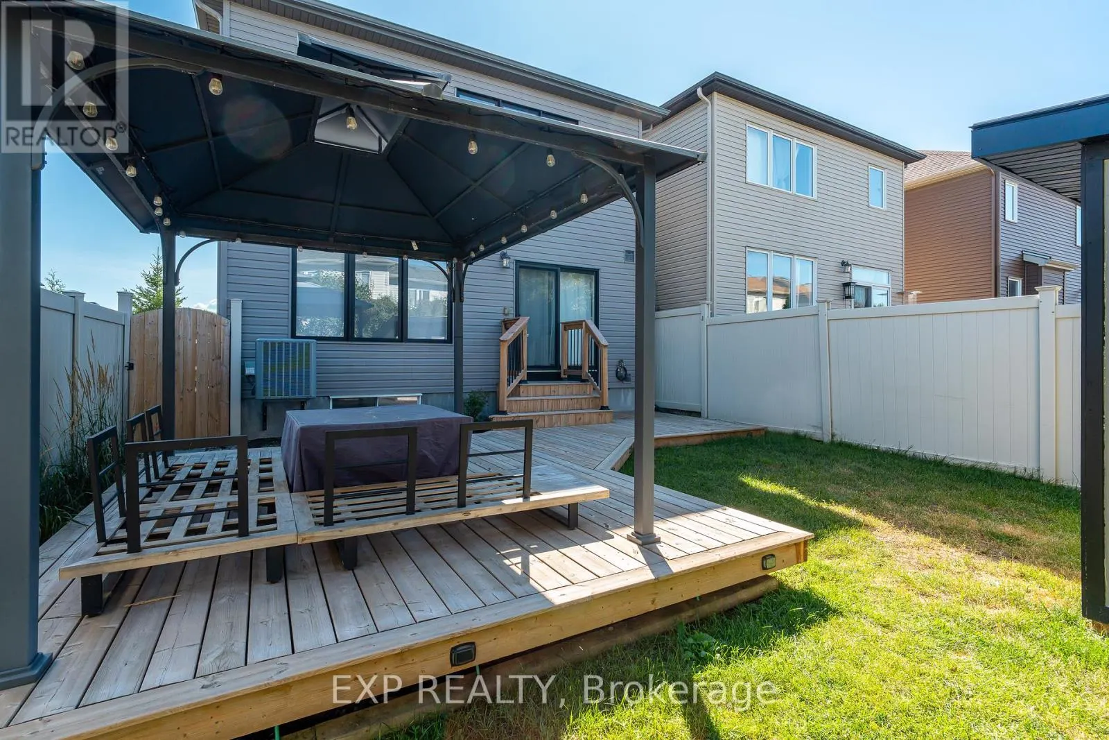 3545 WOODROFFE AVENUE