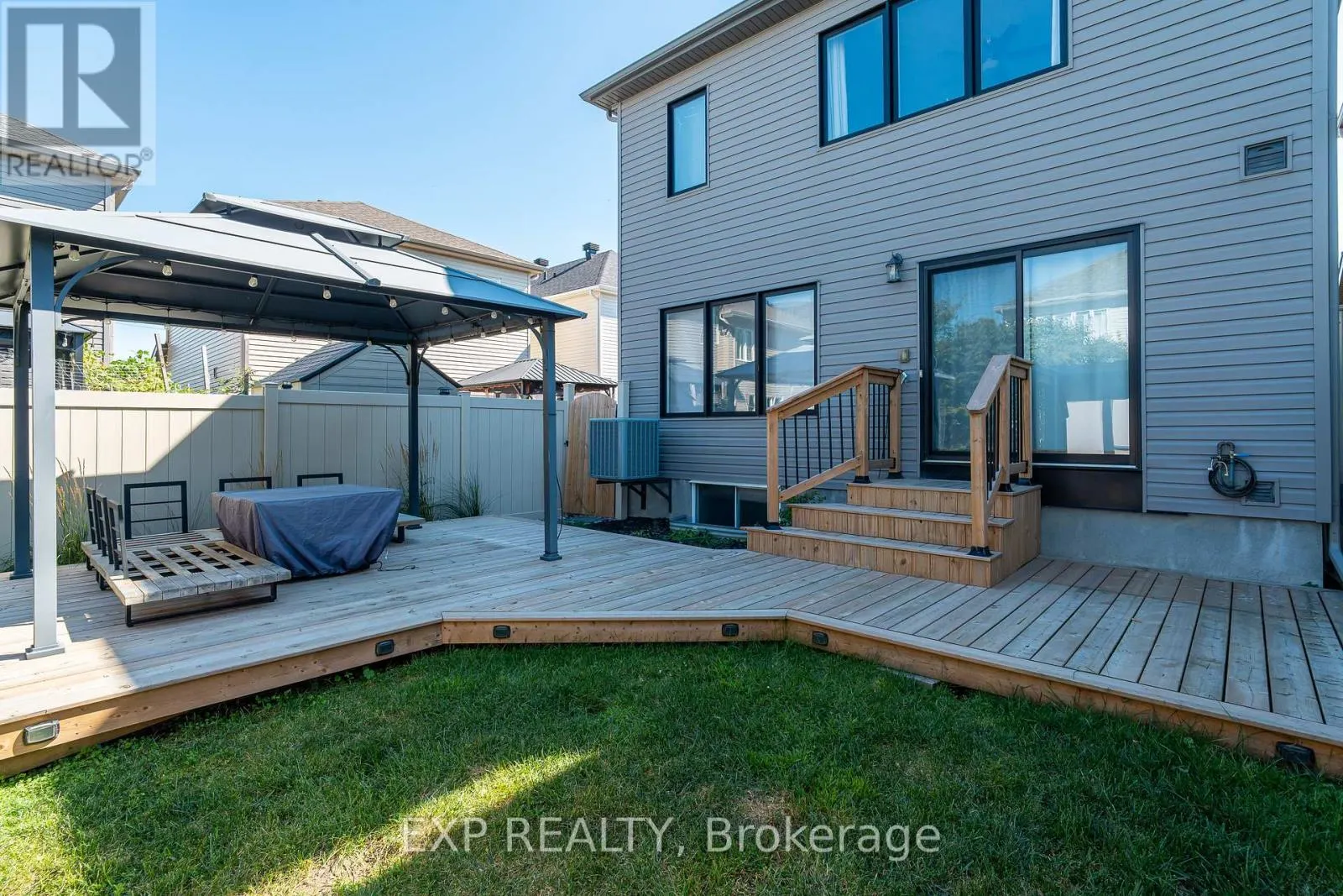 3545 WOODROFFE AVENUE