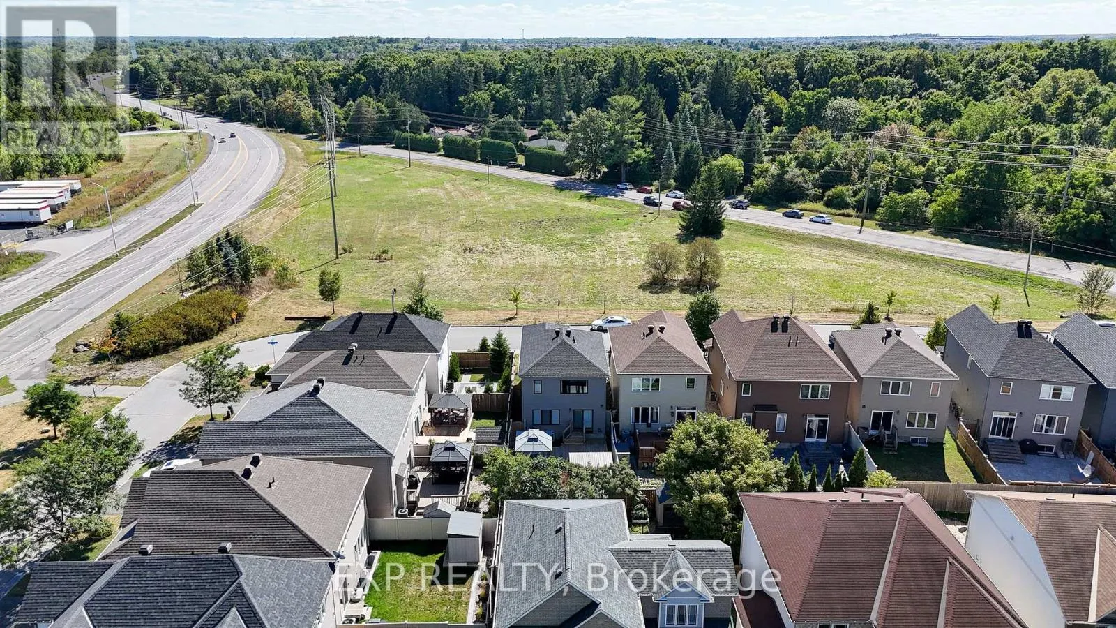 3545 WOODROFFE AVENUE
