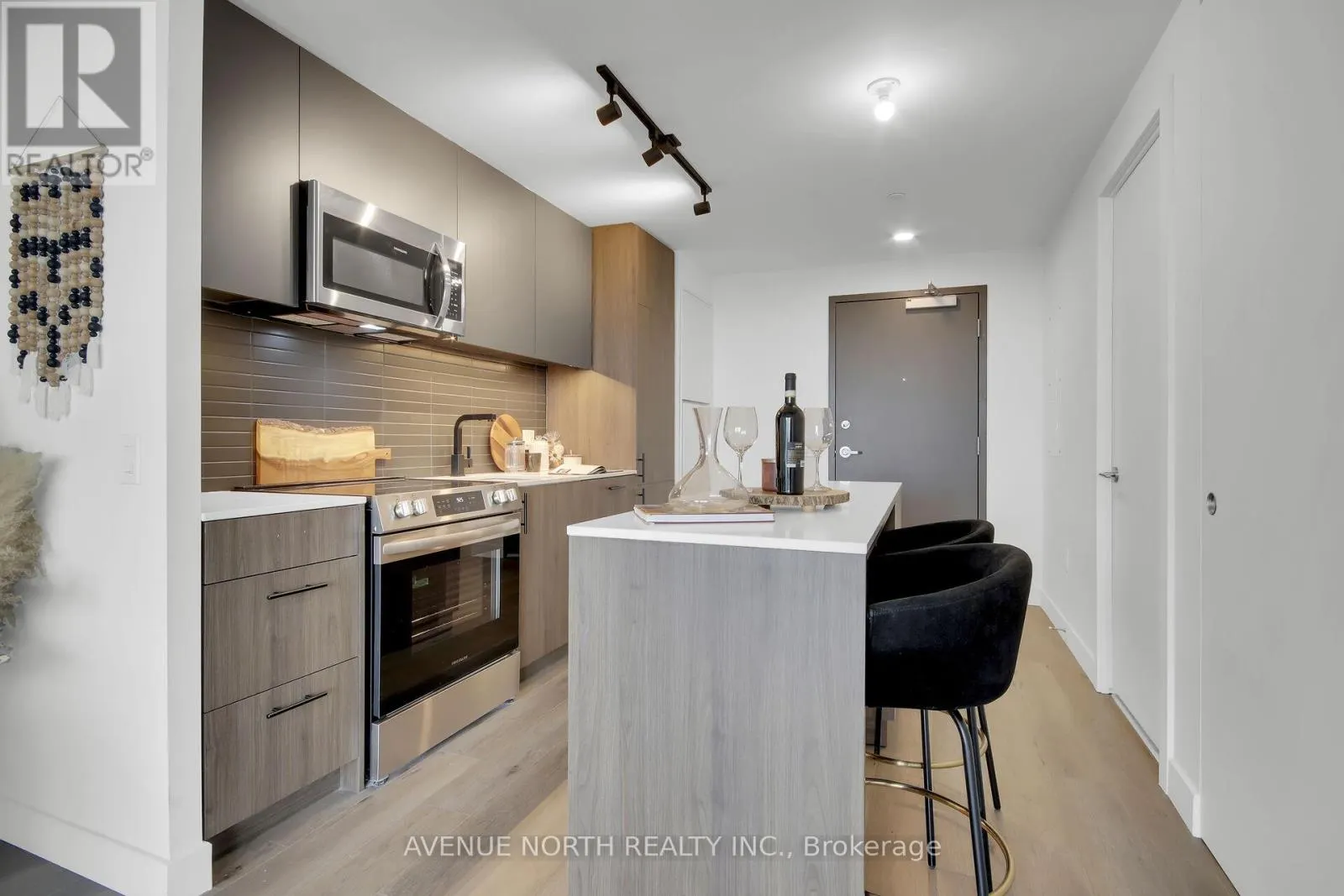809/LPH9 - 10 JAMES STREET