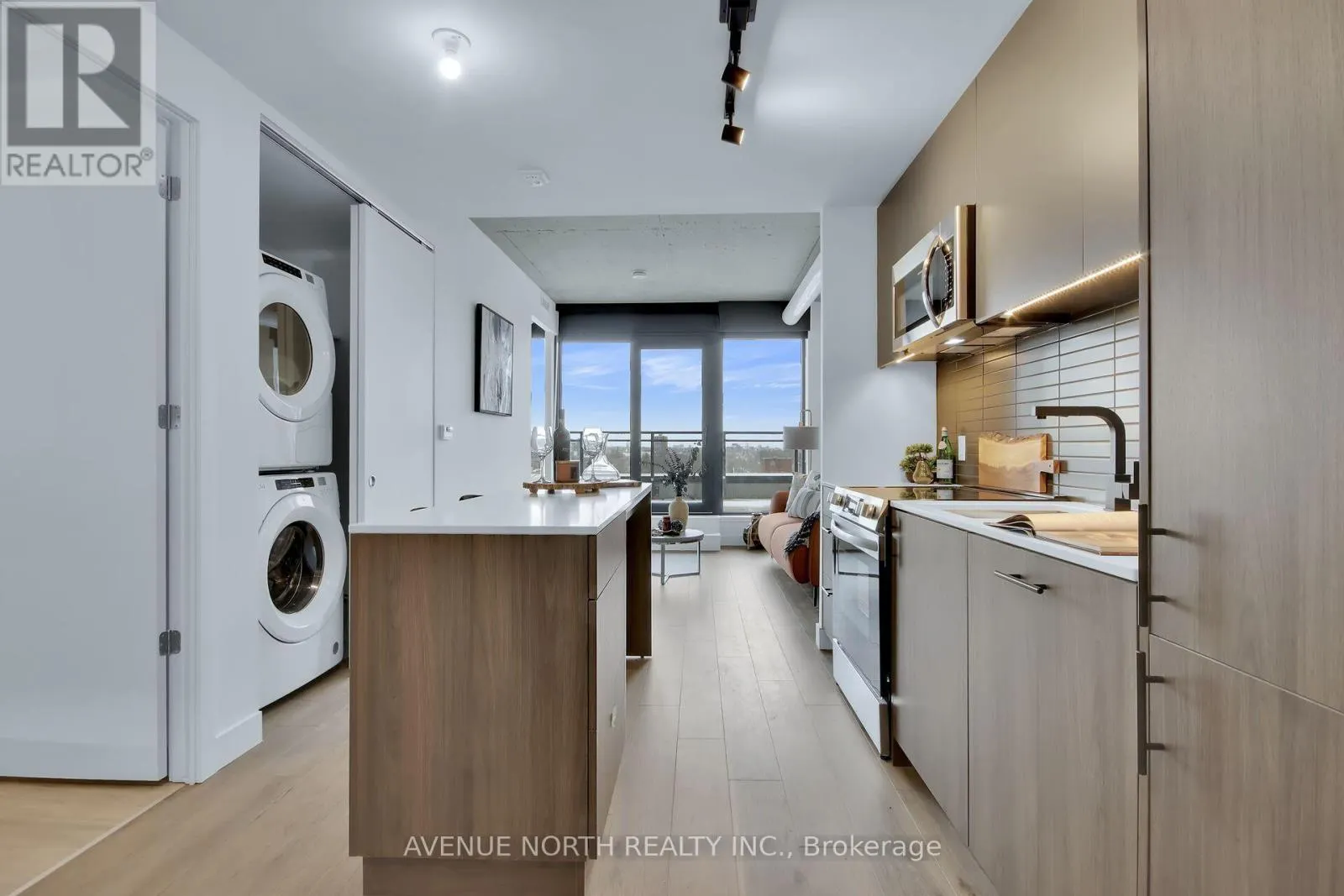 809/LPH9 - 10 JAMES STREET