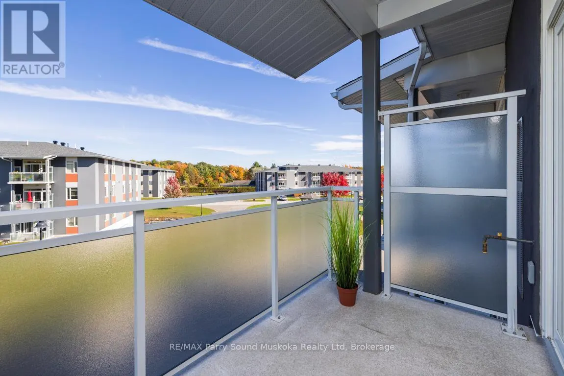 303 - 20D SILVER BIRCH COURT, #303