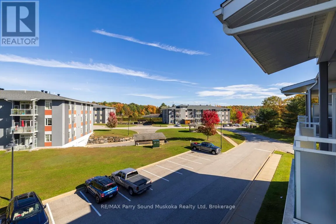 303 - 20D SILVER BIRCH COURT, #303