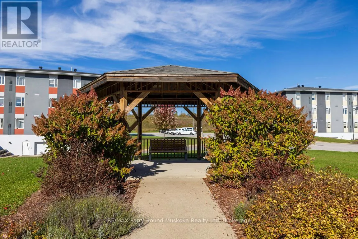 303 - 20D SILVER BIRCH COURT, #303