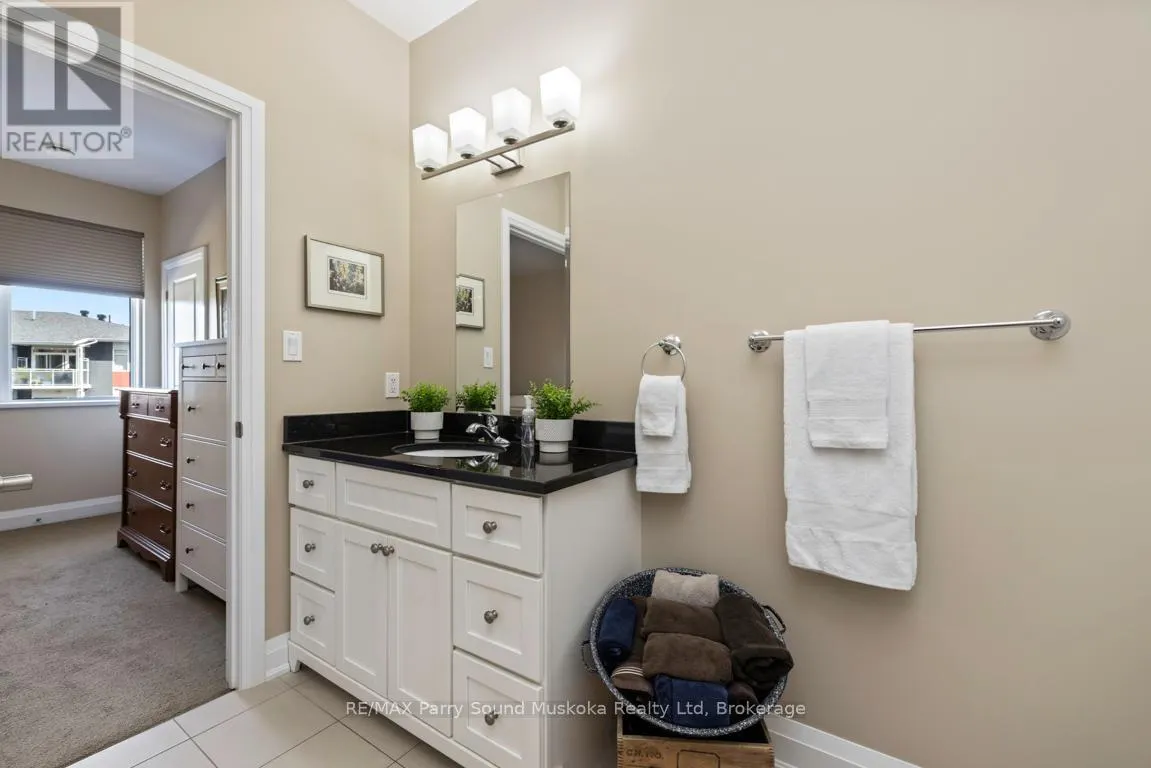 303 - 20D SILVER BIRCH COURT, #303