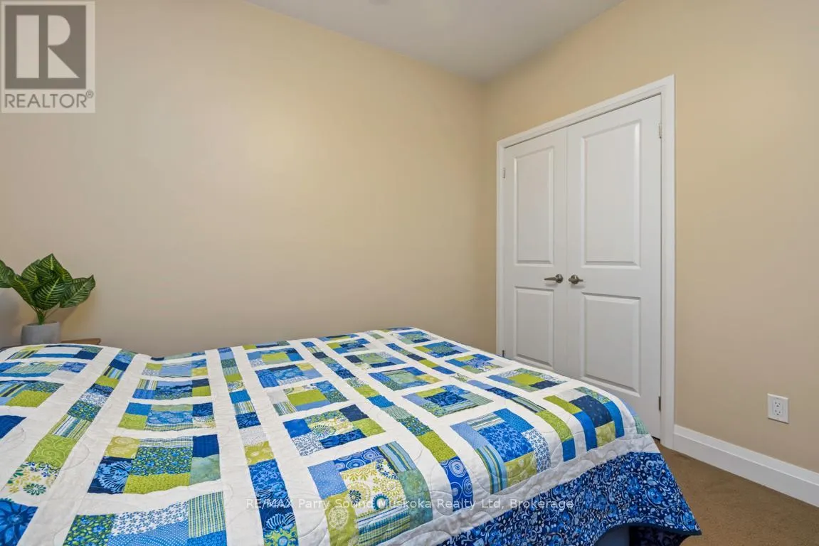 303 - 20D SILVER BIRCH COURT, #303