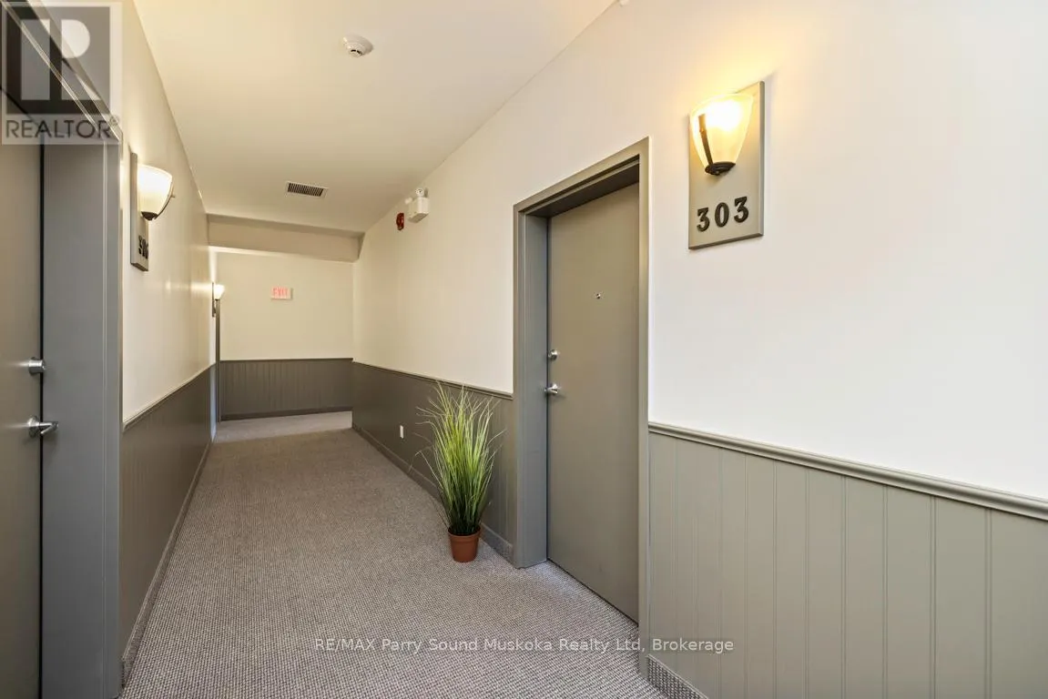 303 - 20D SILVER BIRCH COURT, #303