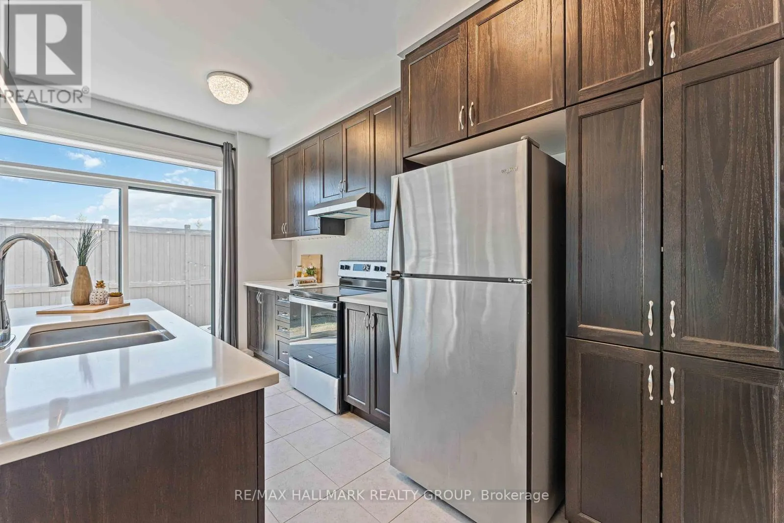 402 EDGEVALLEY COURT
