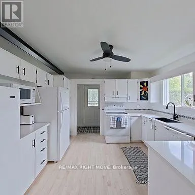 4 MAYPARK DRIVE