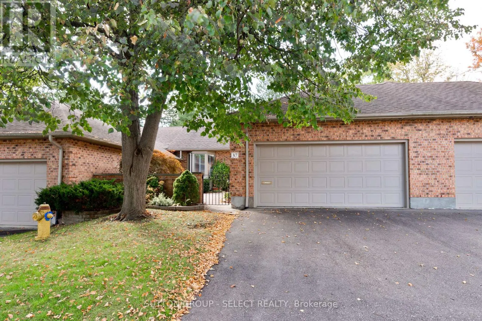 37 - 1443 COMMISSIONERS ROAD W, #37