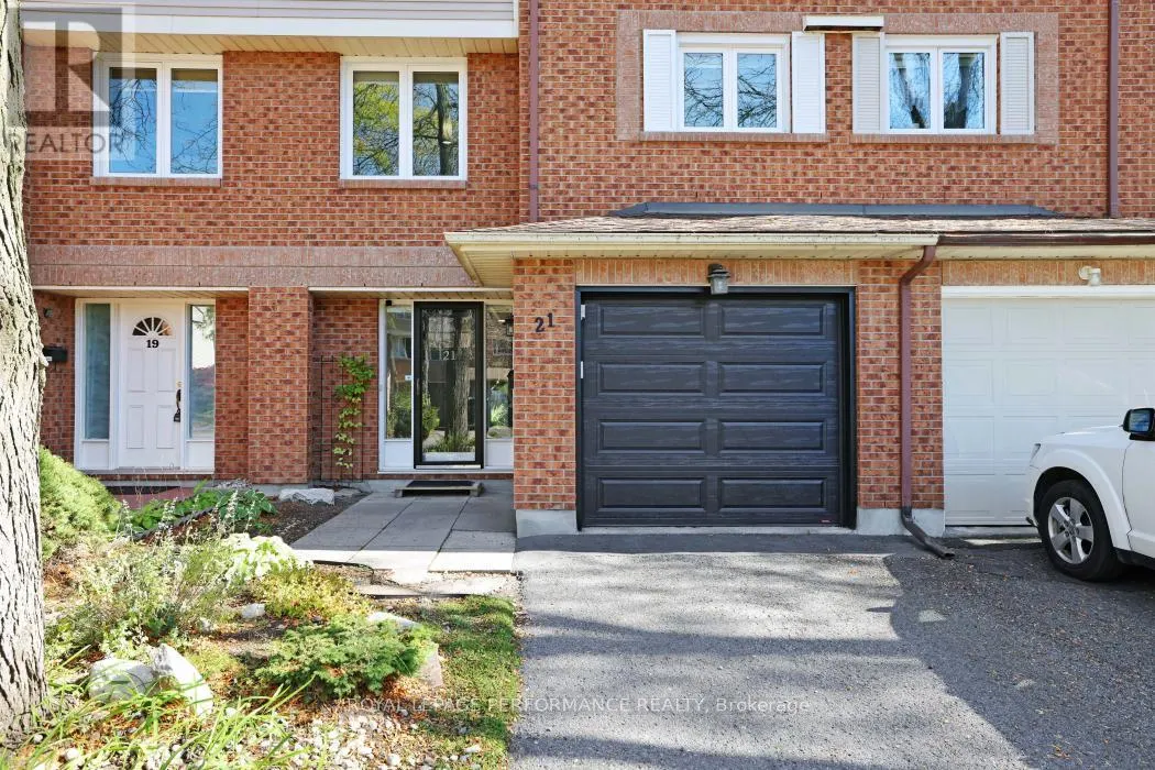 21 ARBORDALE CRESCENT