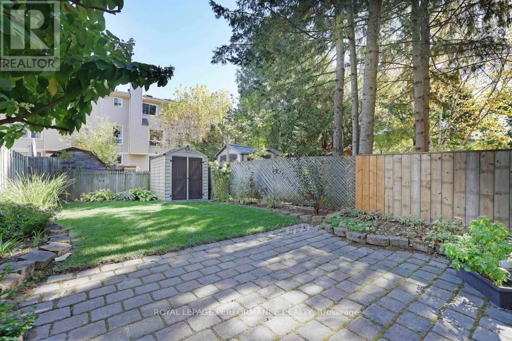 21 ARBORDALE CRESCENT