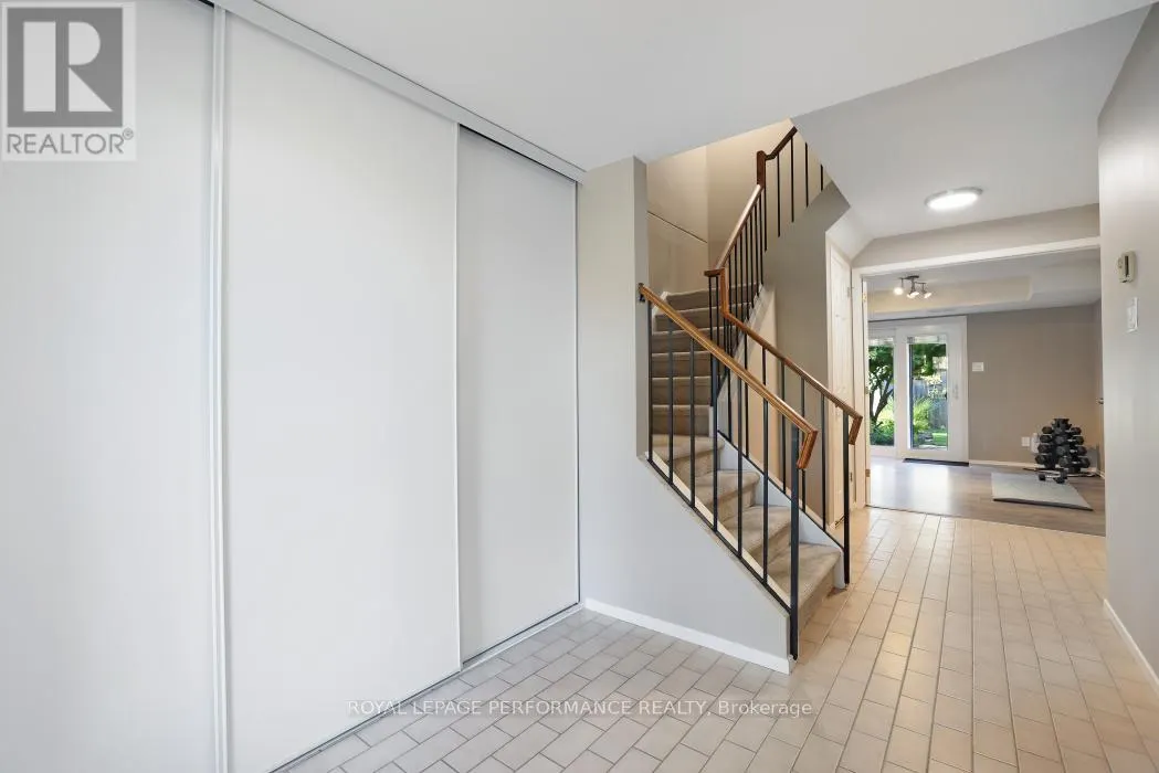 21 ARBORDALE CRESCENT