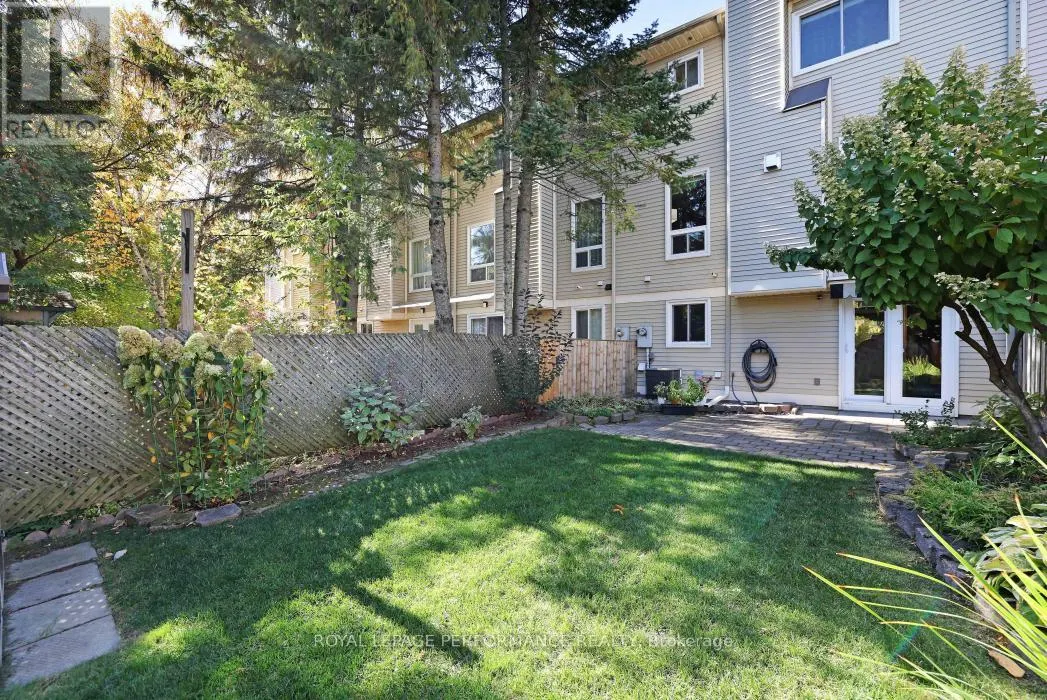 21 ARBORDALE CRESCENT