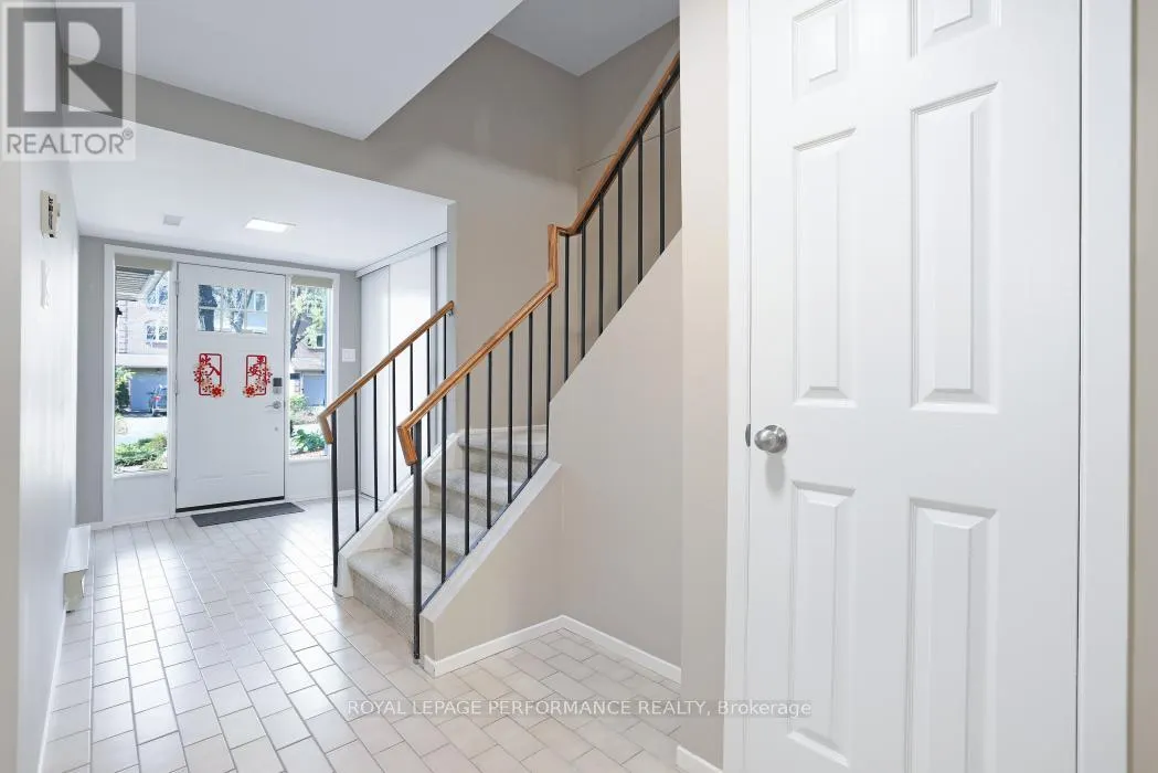 21 ARBORDALE CRESCENT