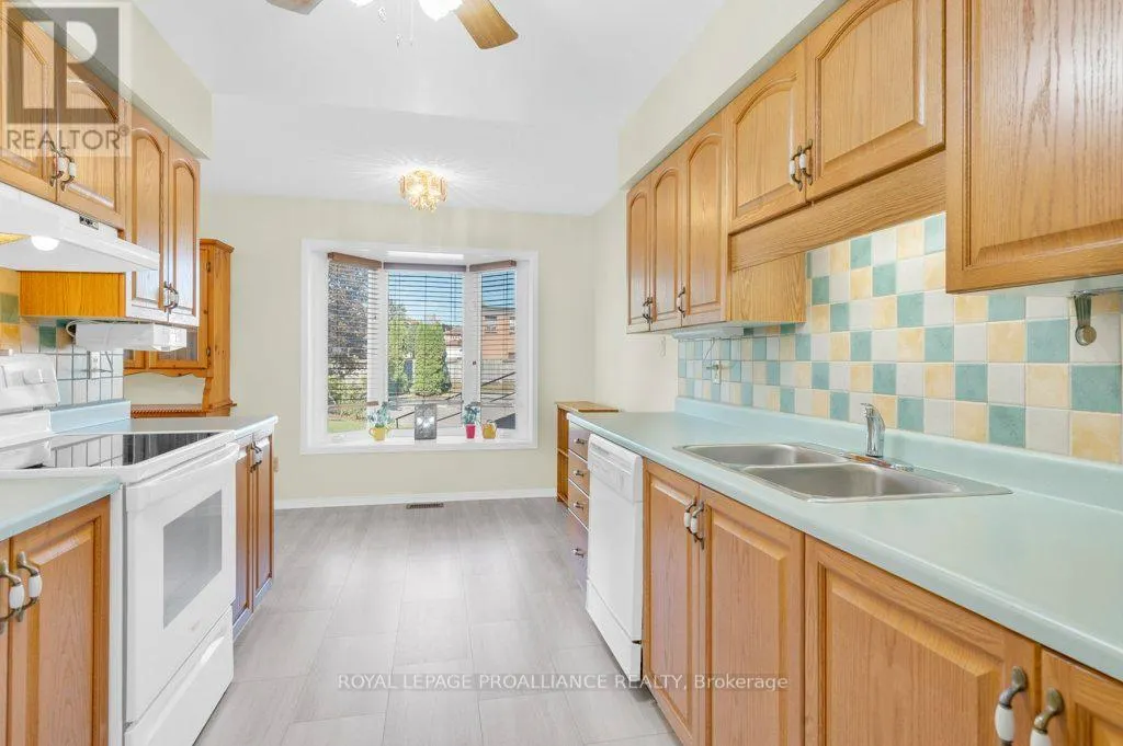 121 - 52 TRIPP BOULEVARD, #121