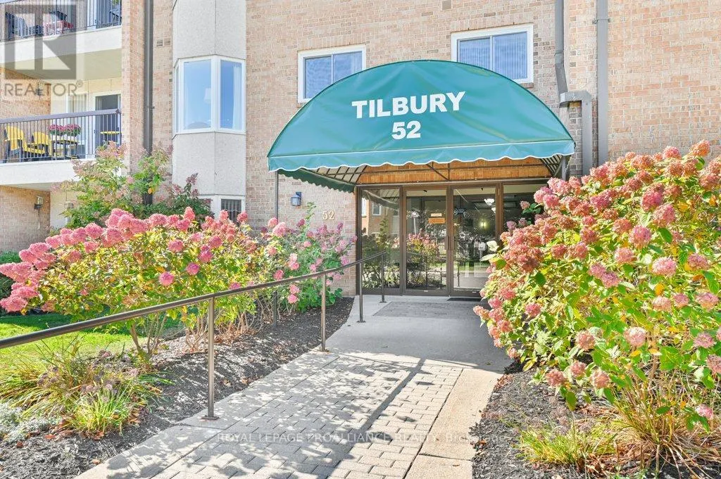 121 - 52 TRIPP BOULEVARD, #121