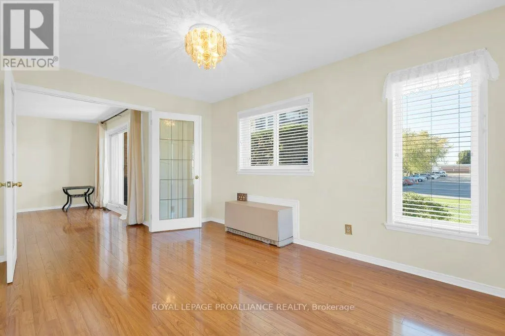 121 - 52 TRIPP BOULEVARD, #121