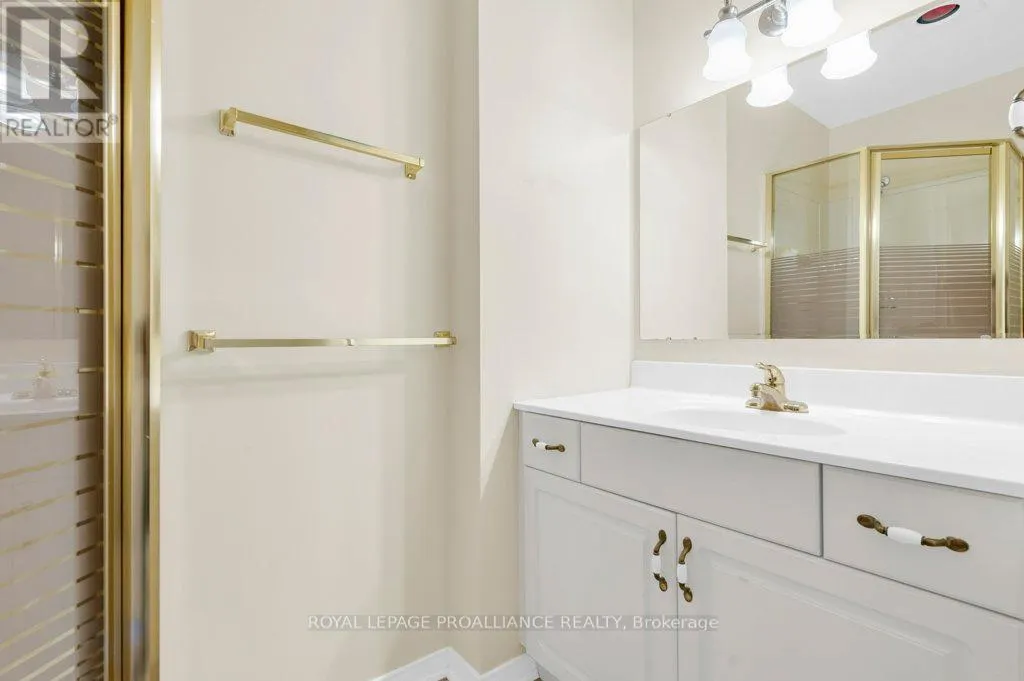 121 - 52 TRIPP BOULEVARD, #121