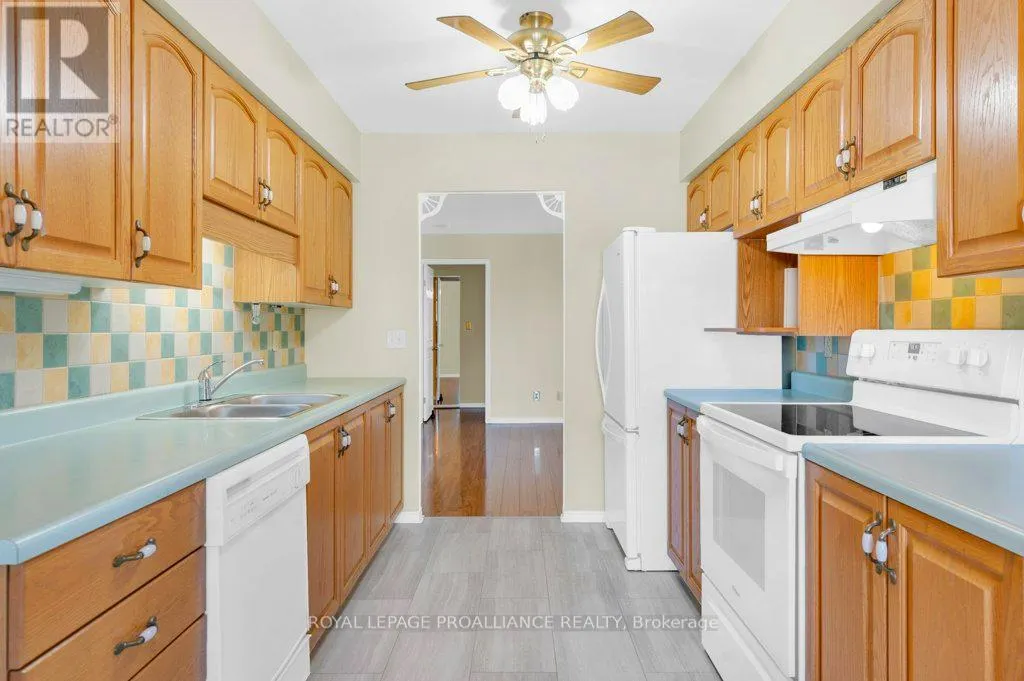 121 - 52 TRIPP BOULEVARD, #121