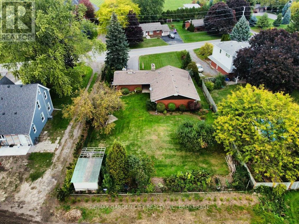 1011 LAKESHORE ROAD W