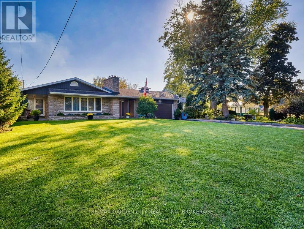 1011 LAKESHORE ROAD W