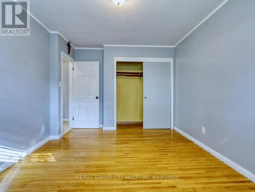 1011 LAKESHORE ROAD W