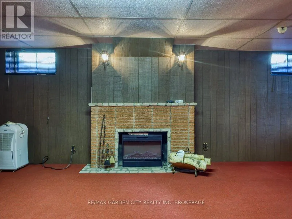 1011 LAKESHORE ROAD W