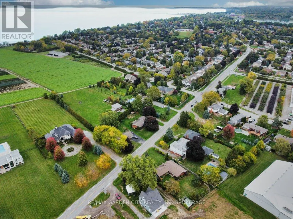 1011 LAKESHORE ROAD W