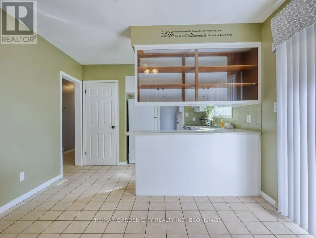 1011 LAKESHORE ROAD W