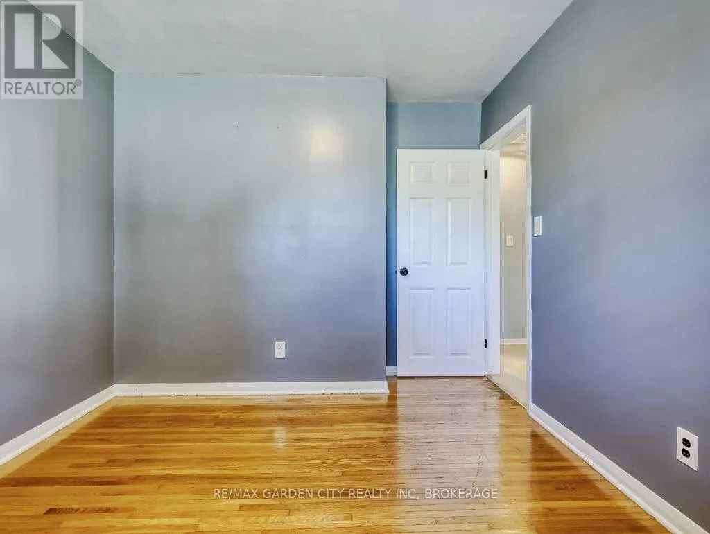1011 LAKESHORE ROAD W