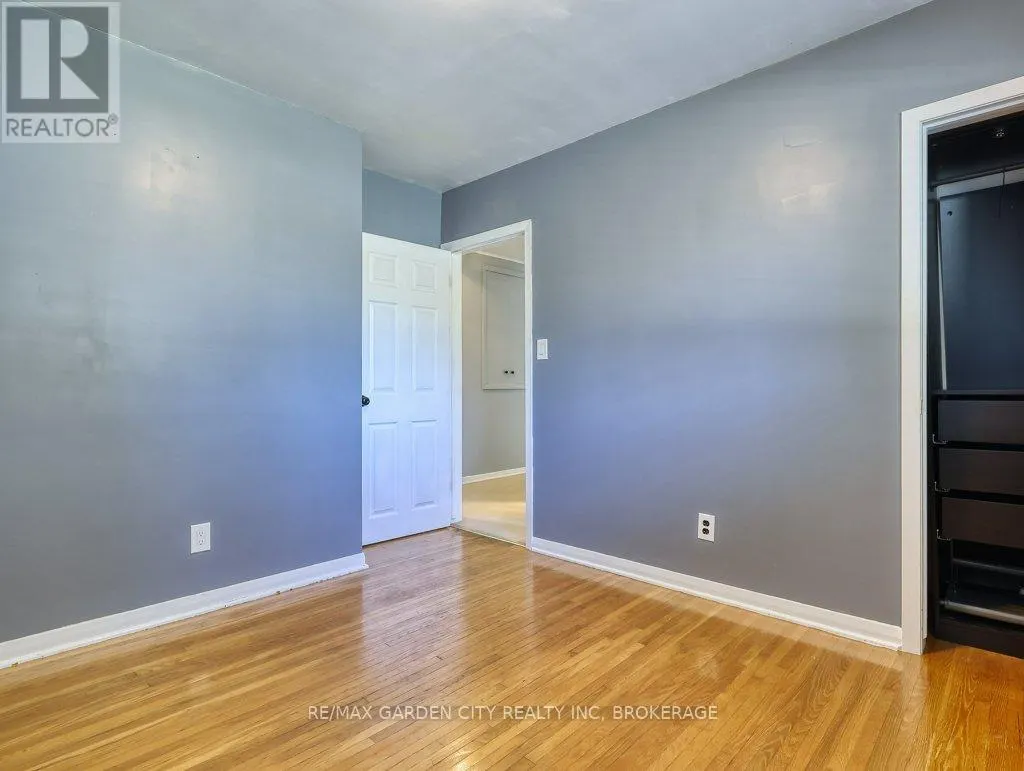1011 LAKESHORE ROAD W