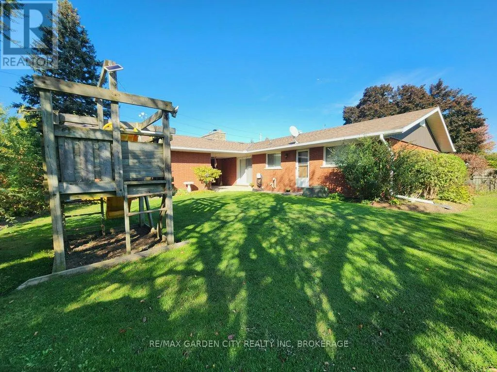 1011 LAKESHORE ROAD W