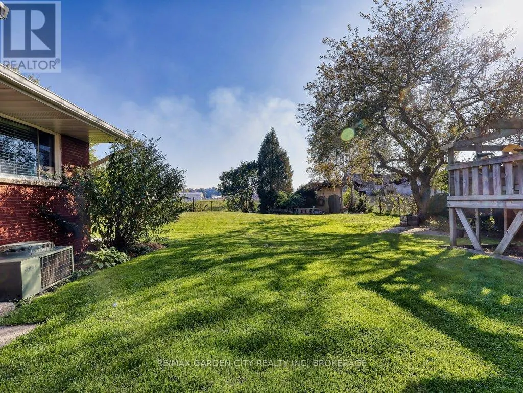 1011 LAKESHORE ROAD W