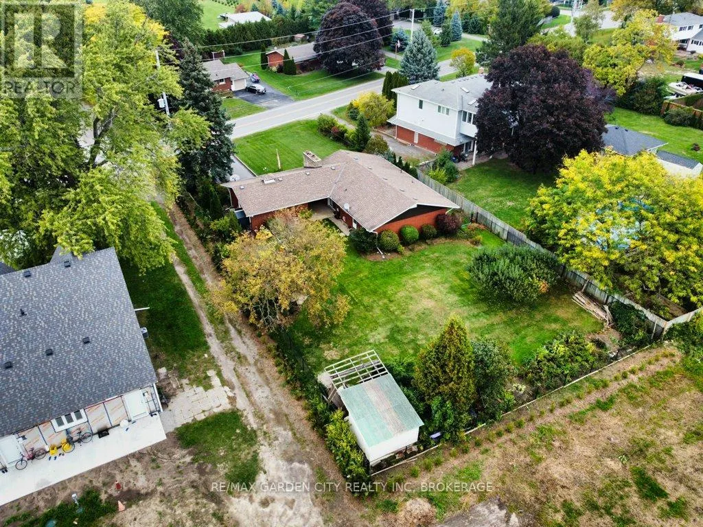 1011 LAKESHORE ROAD W