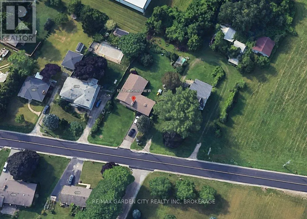 1011 LAKESHORE ROAD W