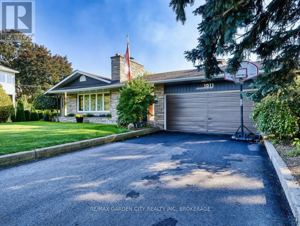 1011 LAKESHORE ROAD W