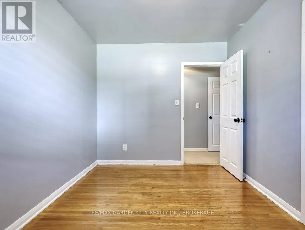 1011 LAKESHORE ROAD W