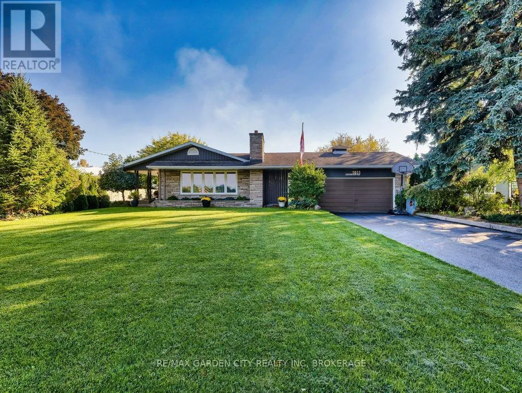 1011 LAKESHORE ROAD W