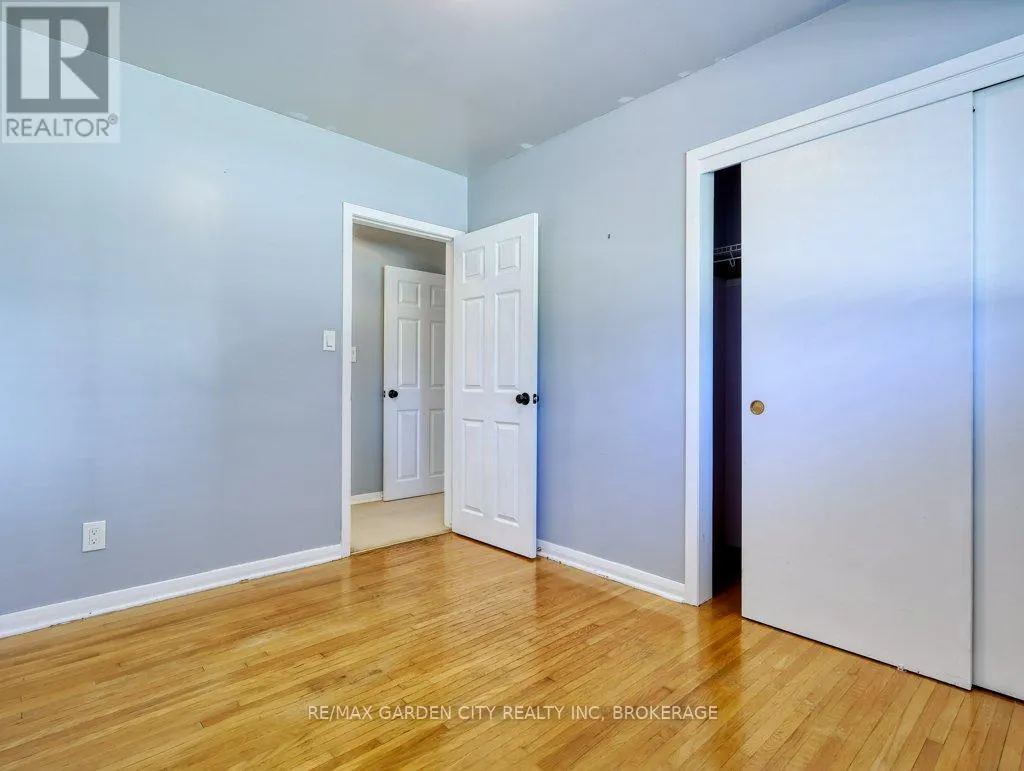 1011 LAKESHORE ROAD W