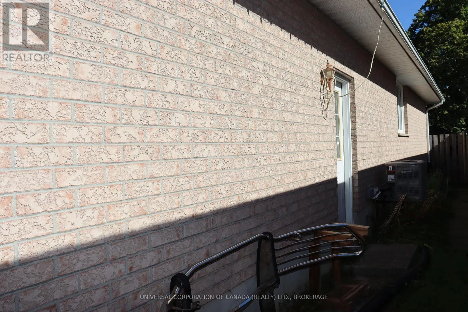 89 MYRTLE STREET N
