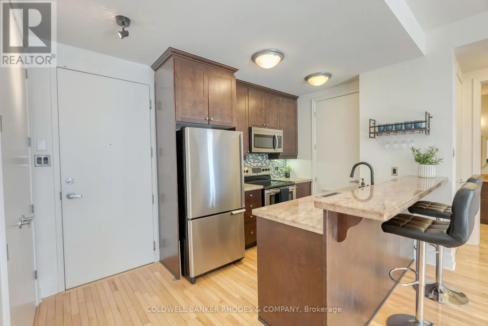 605 - 420 BERKLEY AVENUE