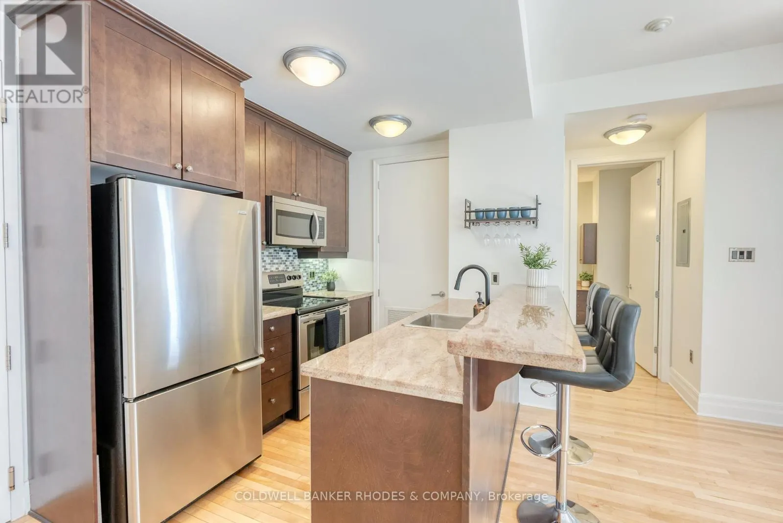 605 - 420 BERKLEY AVENUE