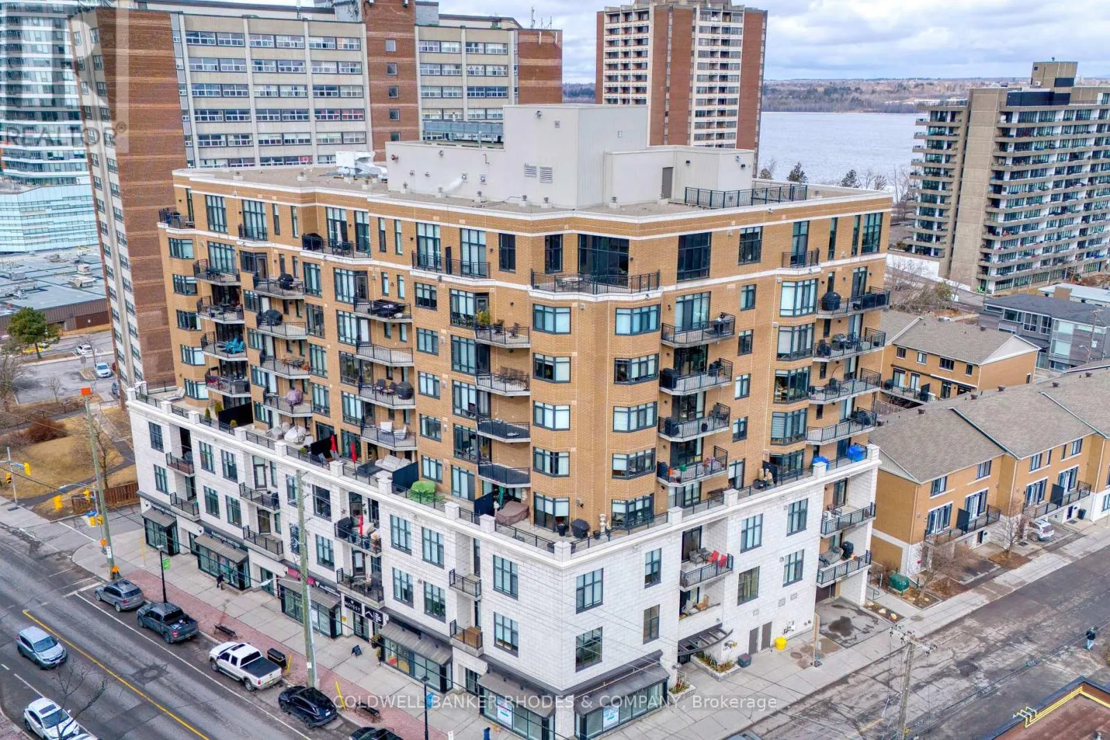 605 - 420 BERKLEY AVENUE
