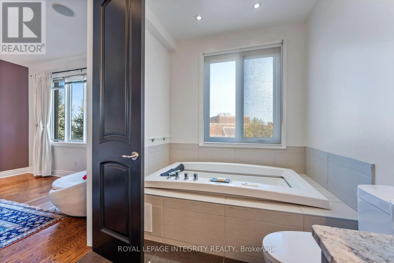 812 PETRA PRIVATE