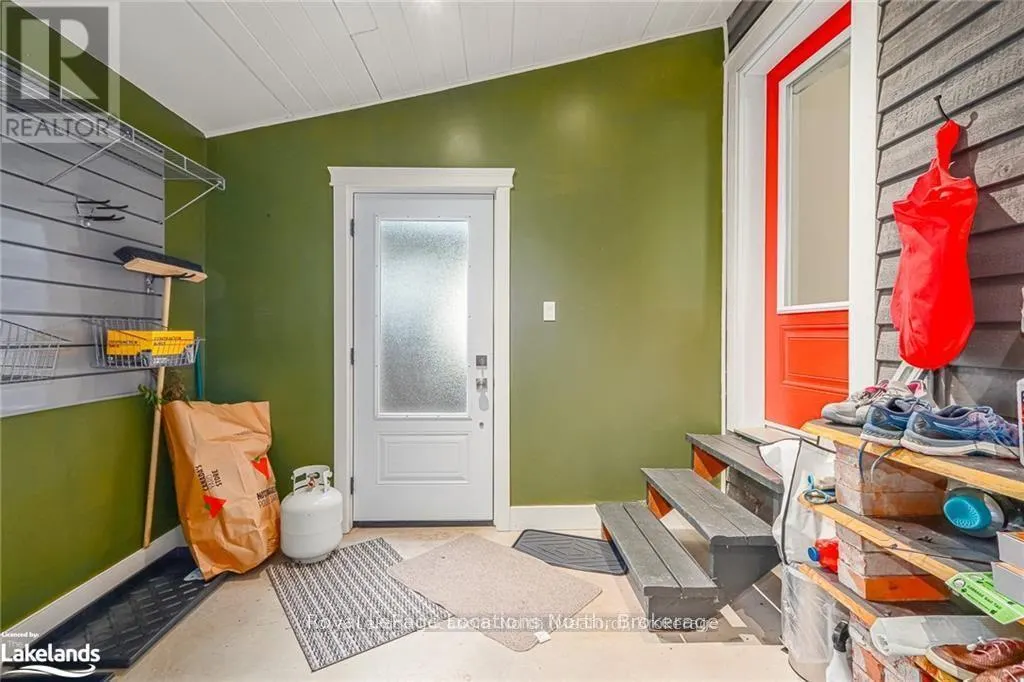 56 BRUCE STREET S