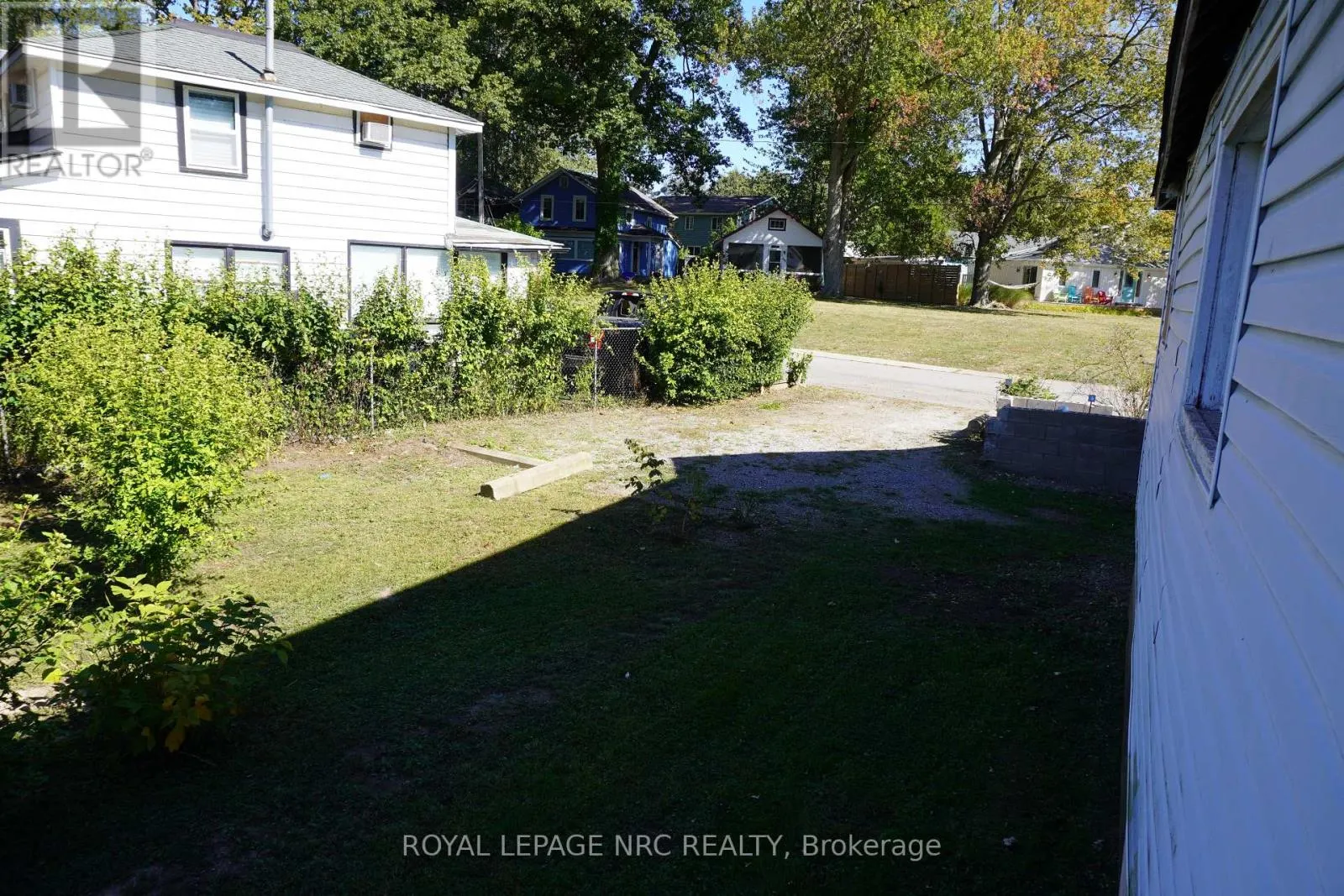 212 LINCOLN ROAD W